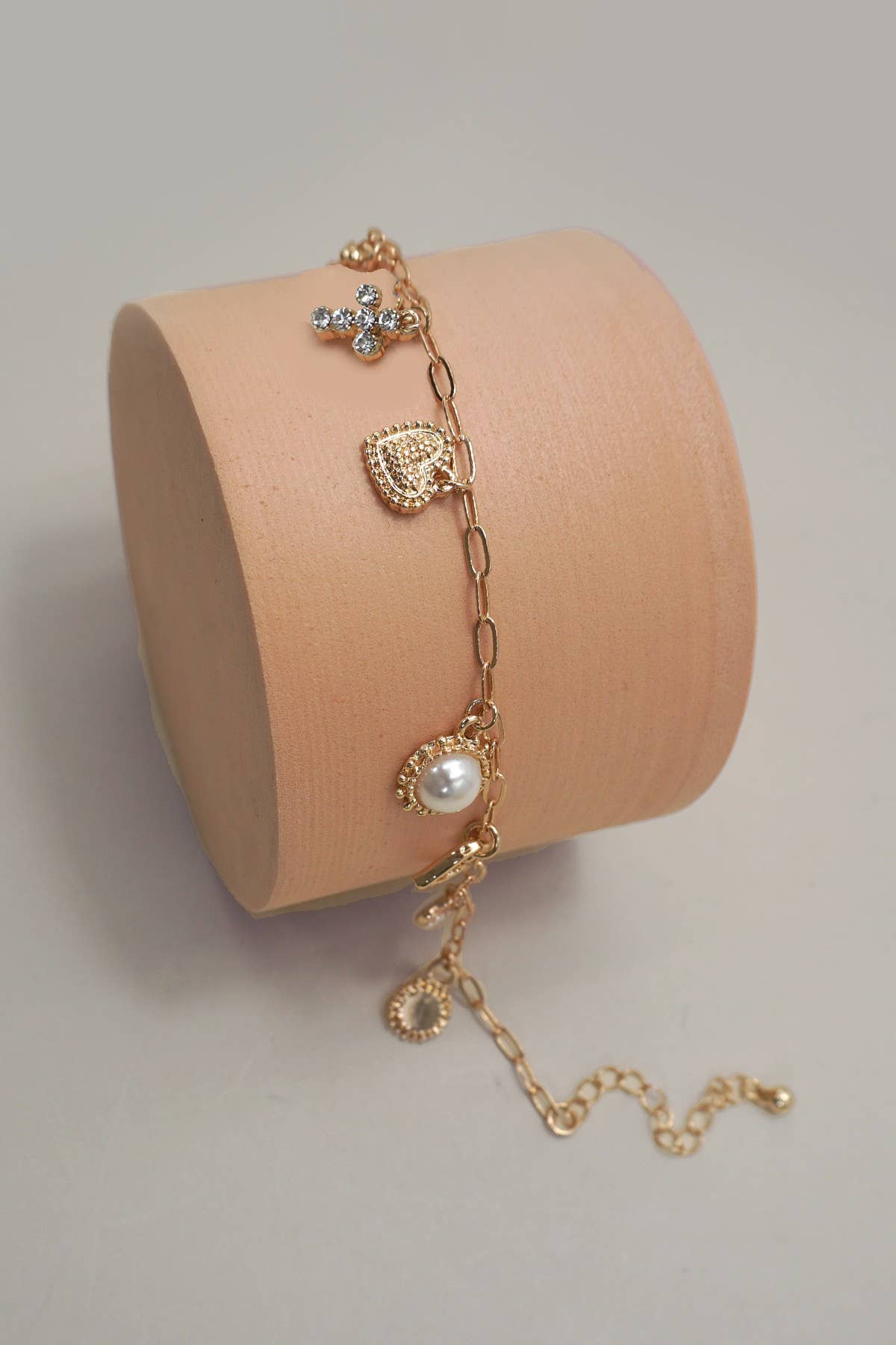 Gold Heart Charms - Women's Bracelet